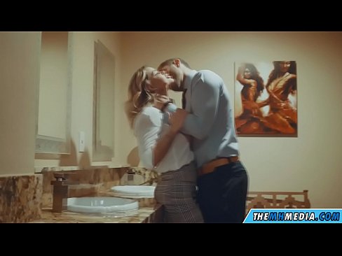 ❤️ Nalika pirang semok seduces sampeyan ing toilet umum ️ Sluts ing kita% jv.analytik24.ru% ﹏